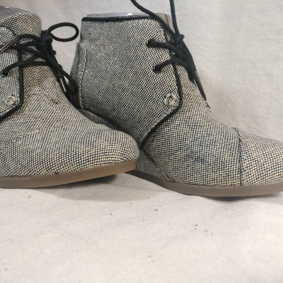 Tom's Desert Wedge Booties - Picture 2 of 10